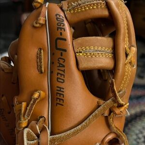 Rawlings RBG140 (Andre Dawson signature Hinged Pad Deep Well Pocket youth